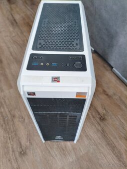 Ryzen 7 5800X3D + RX 7800XT - 7