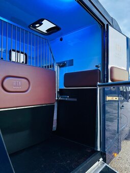 Přepravník koní Renault ATM 5-místný / Automat - 7
