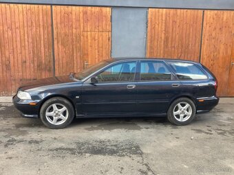 VOLVO V40 1,8i tažné, alu kola - 7