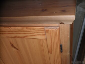 Dřevěná skříň nebo tv komoda - 7