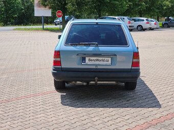 Mercedes-Benz S124 250D - 7