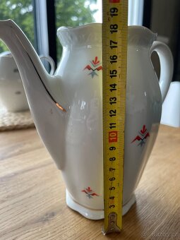 Stará porcelánová konvice - 7
