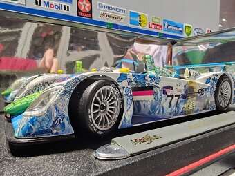 1:18 Vítěz závodu ALMS Adelaide Thousand z roku 2000 -- Audi - 7