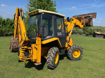 Kolový Bagr JCB 2CX - 7