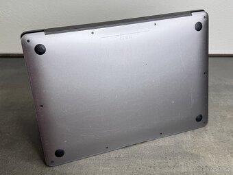 MacBook Air 13'' 2019 / i5 / 8GB / 256GB SSD / Space Gray - 7
