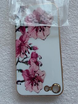 iPhone 8 + 5 obalů - 7