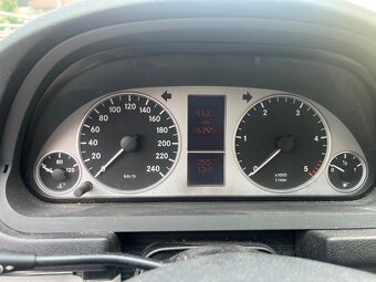 Mercedes-Benz B 180 - 7