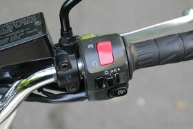 Kawasaki ZR-7 - 7