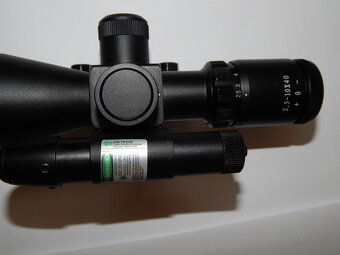Puškohled krátký s laserem zeleným 2.5-10x40 - 7