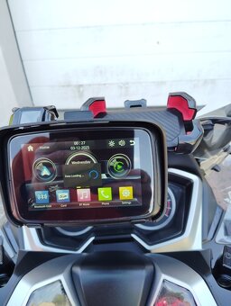 Honda Forza 300 (NF08) r.v 2019-TOP stav,včetně doplňků - 7