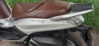 Piaggio Beverly 300 - 7