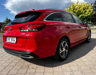 Hyundai i30 COMBI 1,0 T-GDi 88kW SMART LED, NAVI - 7