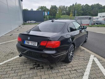 BMW E92 320xD LCI 135kW 6st. Aut. Tovární M Paket - 7