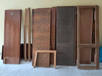 šatní skříň r.v.1947 - 7