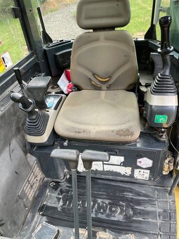 Komatsu PC 27MR2 - 7