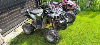 Prodám dvě dětské čtyřkolky 125 ccm - 7
