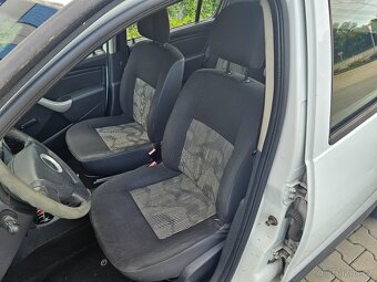 Dacia Sandero - 7
