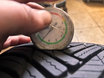 215/40/17 zimni pneu - 7