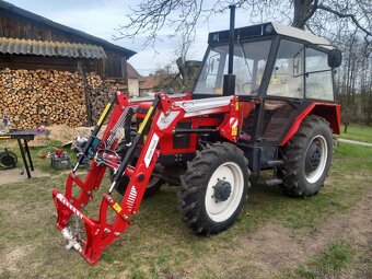 MONTUJEME ČELNÍ NAKLADAČE INTER-TECH U VÁS. - 7