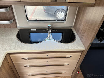Karavan Hobby De Luxe 560+ KLima+Pojezd+TV - 7