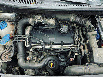 Vůz na náhradní díly VW Touran 1T1 r.v. 2005 BKC GQN LA7W - 7