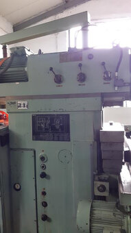 Univerzální frézka TOS FGSV 32 - 7