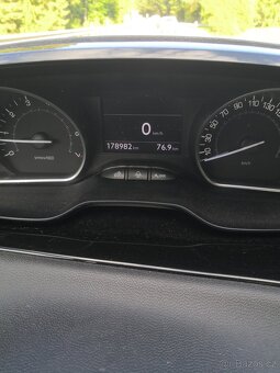 Peugeot 208 - 7