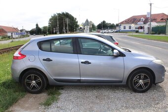 Renault Megane III 1,6 hatchback 2009 - 7
