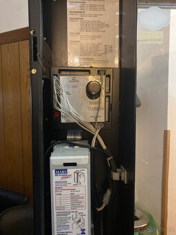 Prodejní Snack automat na chlazené nápoje a snack sortiment - 7