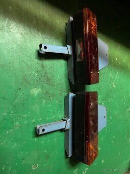 zadní světla, pravé a levé s osv. spz + držáky - 7