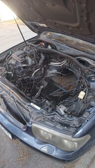 BMW 7 735i díly - 7