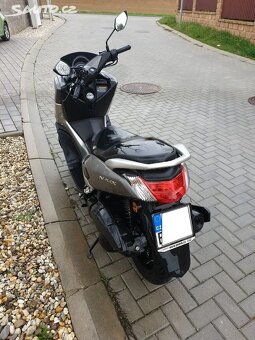 Scooter, kept in garage and like new - 7
