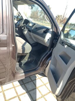 Volkswagen Transporter T5 2.0TDI DSG - 7