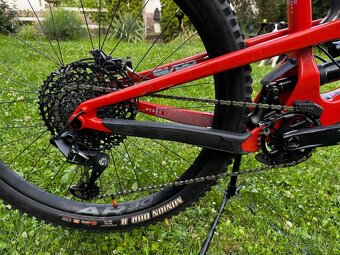 Santa Cruz Nomad 4 C S (2020) – hobby enduro, málo jeté. - 7