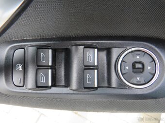 Ford Mondeo 1.6i ,  88 kW benzín, 2011 - 7