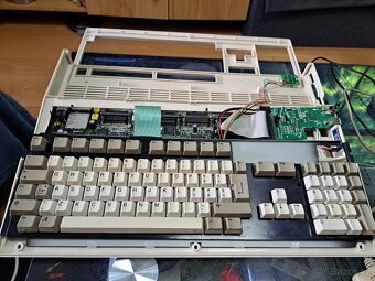 Commodore Amiga 1200 + kvalitní zdroj, Gotek, kabel joystick - 7