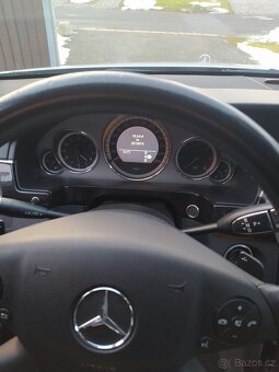 Prodám Mercedes-Benz E350 4matic 170kW - 7