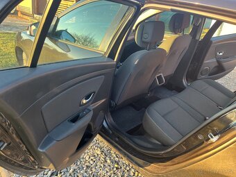 Renault Megane kombi 1,6 - 7