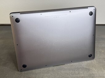 MacBook Air 13'' 2018 / i5 / 8GB / 256GB SSD / Space Gray - 7
