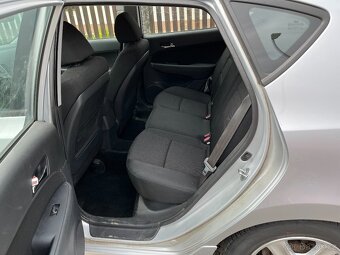 Hyundai i30 - stříbrná metalýza, nafta, 2011 - 7
