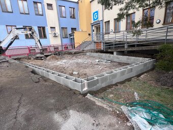 Pomocnik na stavbach - 7