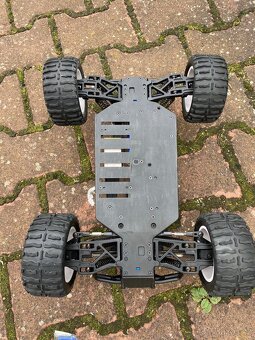 Auto na dálkové ovládání Himoto - 7