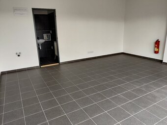 Pronájem obchodního prostoru, 30m2 - 7