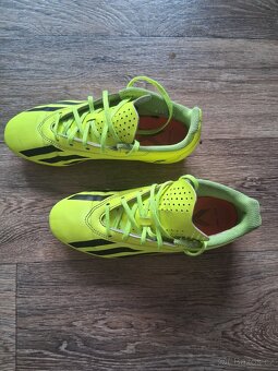 Žluté kopačky - 7