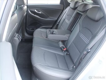 Hyundai i30 1,6 CRDi 100kW DCT Style ČR 1.maj CRDi MHEV 7DC - 7