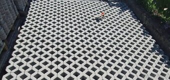 Zámkové dlažby a obrubníky - 7