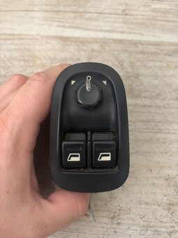 Ovladače,vypínače,relé,spínače. - 7