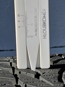 Pěkná zimní kola Peugeot 208, Nokian 185/65/15 8mm - 7