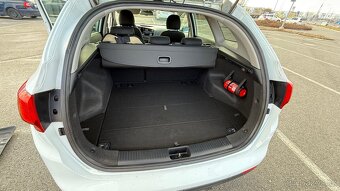 Kia Ceed 1,6 CRDi, aut.7 st., 45000 km R.v. 2015 1. maj - 7