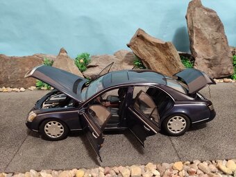 Prodám model 1:18 Maybach 57 w240 - 7